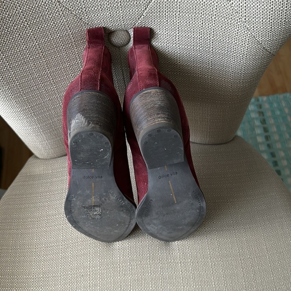 Beautiful red suede bootie style boots. Pull on no zipper - Picture 5 of 8